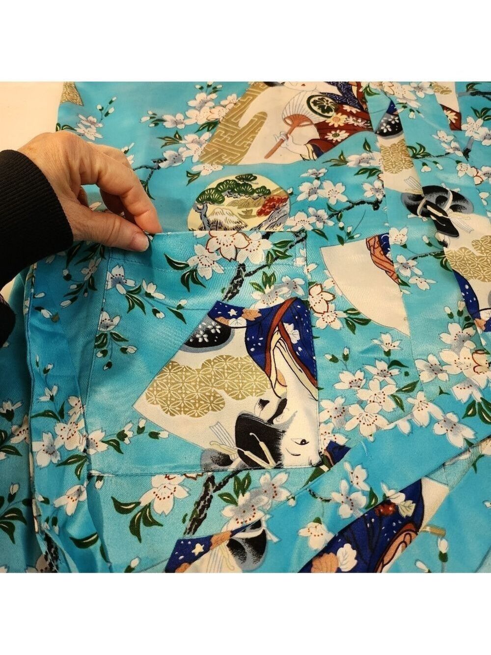 Kimono Robe In Blue Geisha Print - Picture 6 of 7